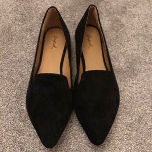 Qupid black pointed toe flats NWOT